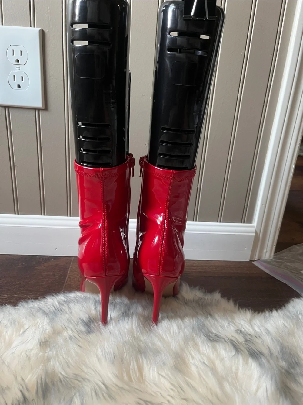 NEW STUNNING Steve Madden Red Patent Pointed Ankle Booties